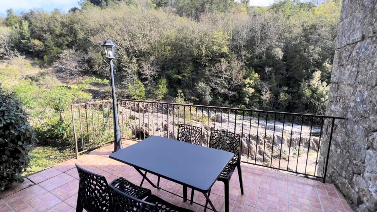 Logis Hotel Restaurant Le Domaine De L'Eau Vive Largentière Exterior foto