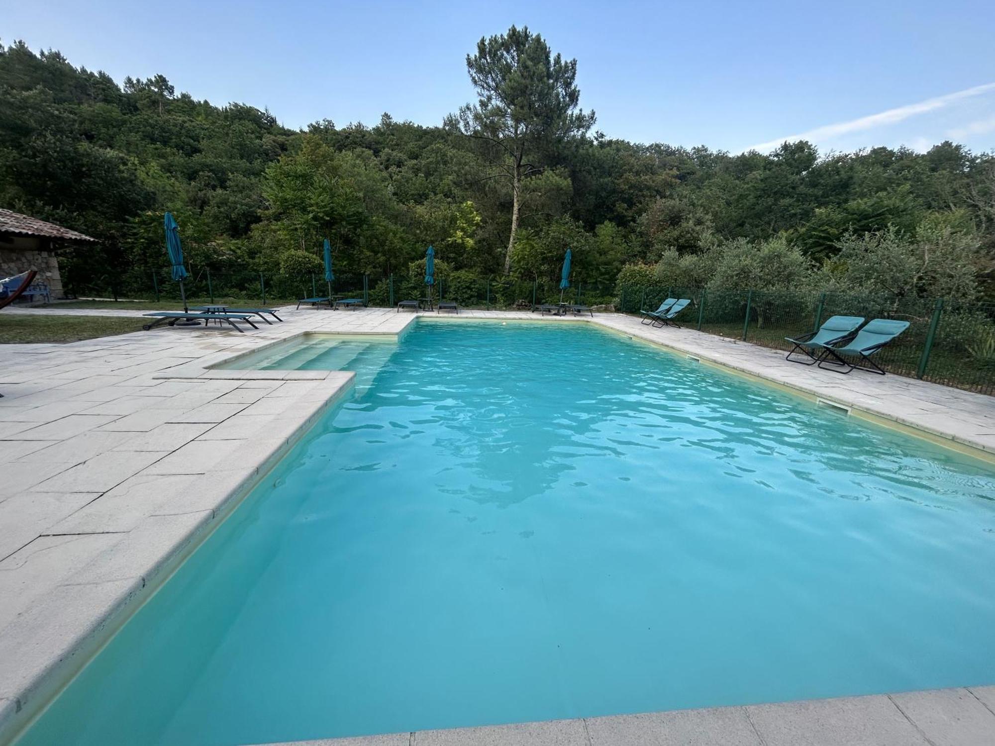 Logis Hotel Restaurant Le Domaine De L'Eau Vive Largentière Exterior foto